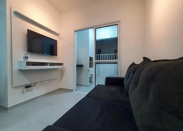 novo, poucos metros da praia com WI FI
