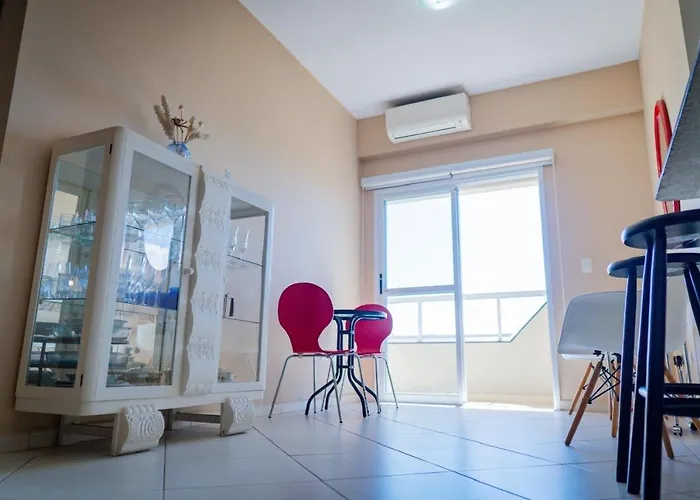 Excelente localizacao Vista parcial Mar Sol da Manhã 03 quartos Ar condicionado Piscina e Sauna